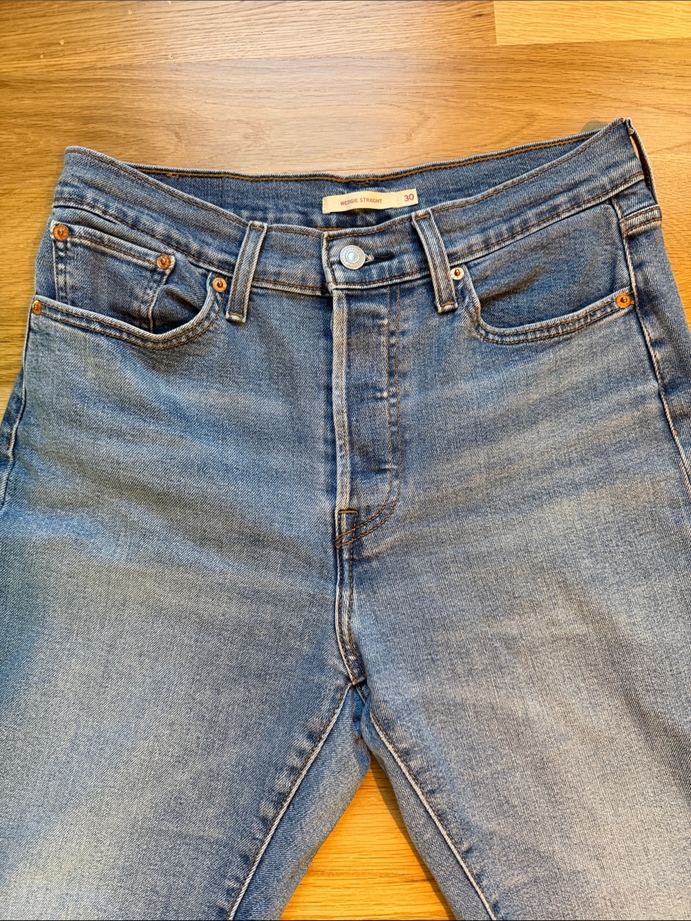 Levi's Women's Light Blue Wedgie Straight Leg Jeans - Picture 3 of 8